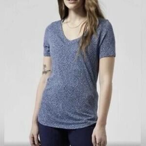 Athleta Breezy Scoop V-Neck Tee Blue Leopard Print Size Medium